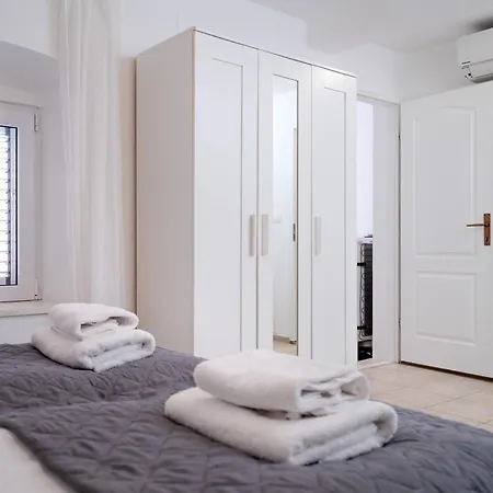 Mandina Riviera - Zf Hvar Апартаменти Хвар