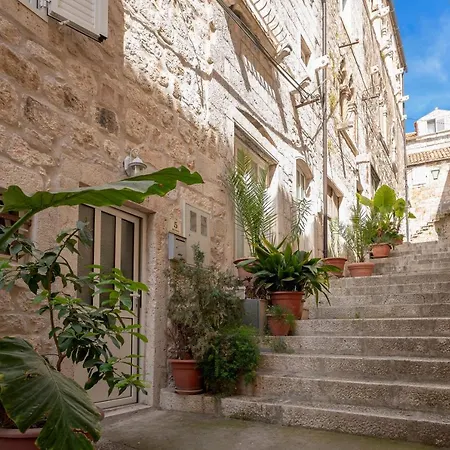 Mandina Riviera - Zf Hvar *