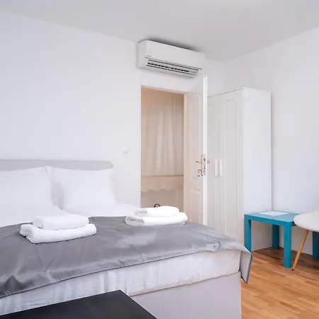 Mandina Riviera - Zf Hvar Apartmán *